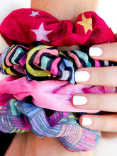 Load image into Gallery viewer, SCRUNCHIES SET - MULTI-COLOR
